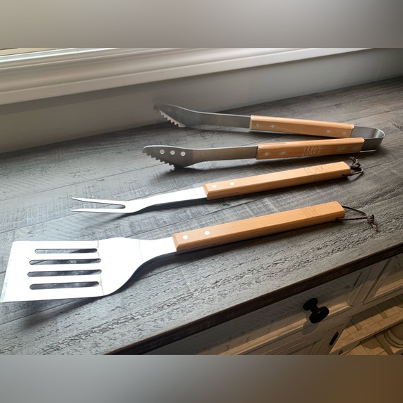 Rae Dunn BBQ Accessories - Picture 2 of 3